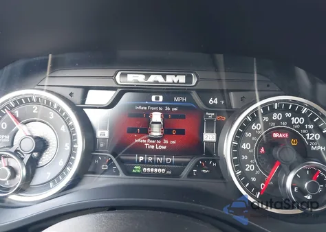 2022 Ram 1500 Laramie 4X4 5'7 Box z USA, uszkodzony, nr VIN 1C6SRFJT0NN352135